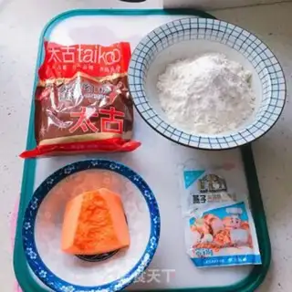 Make Pumpkin red sugar triangle step 0