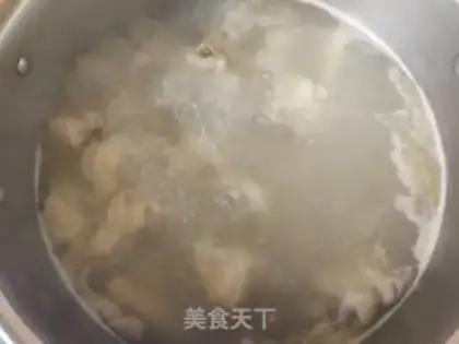 Make Chicken Leg soup from Worm Herbs Mountain step 5