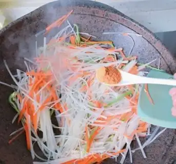 Make Fried carrot potatoes step 5
