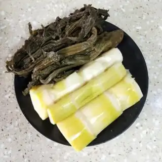 Make The crumbs and pickles step 0