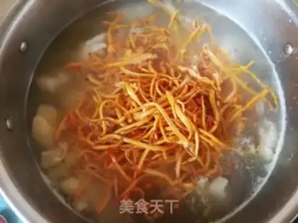 Make Chicken Leg soup from Worm Herbs Mountain step 8