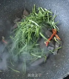 Make Garlic fried sheep and lungs step 8