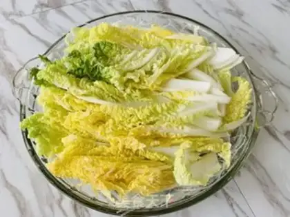 Make Pyramid garlic fan dolls step 1