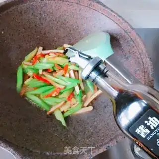 Make Celery fried beans step 4
