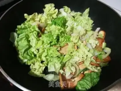 Make Bean-dried cabbage step 3