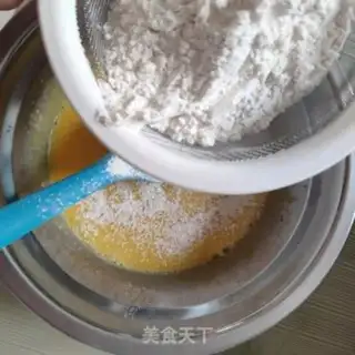 Make Eight inches of Fong birthday cake step 3