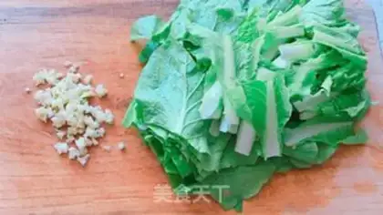 Make Garlic cabbage step 1