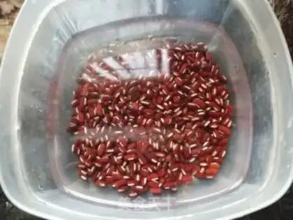 Make Red soy bean soup step 1