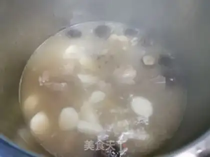 Make Porkbones, mushroom soup step 6