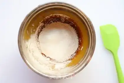 Make Witch hat cake step 5