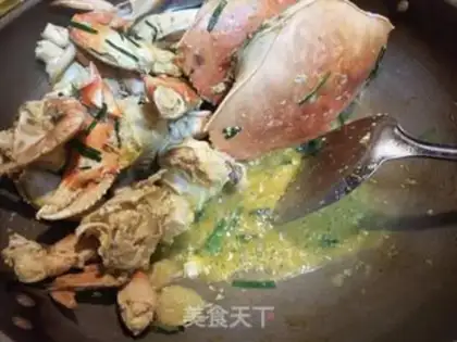 Make Ginger onions fried crabs step 10