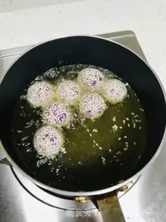 Make Spam ball step 9