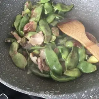 Make Five flowers and beans step 6