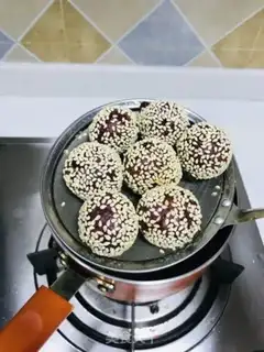 Make Spam ball step 11
