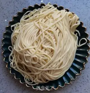 Make Fish fried eggs and noodles step 0