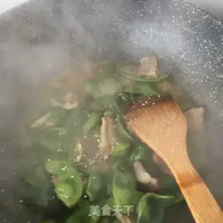 Make Five flowers and beans step 10