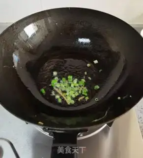 Make Fish fried eggs and noodles step 5