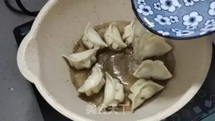 Make Quick-fried dumplings step 3