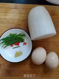 Make Egg radish soup step 0