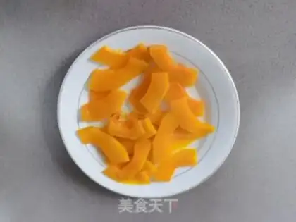 Make Pumpkin bellows with a beauty patch step 1