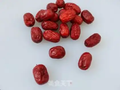 Make "Red-tree peanut soup." step 2