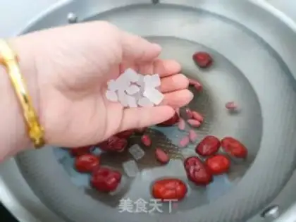 Make "Red-tree peanut soup." step 3