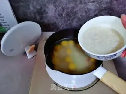 Make Pumpkin bellows with a beauty patch step 7