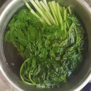 Make Celery pie step 0