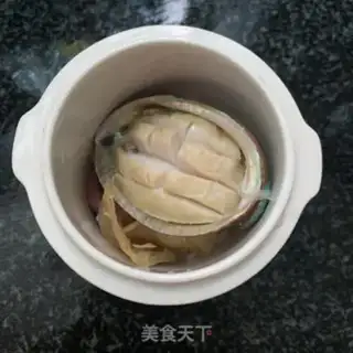 Make Chicken soup with abalone egg glue step 4