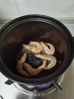 Make Shrimp cabbage stew step 4
