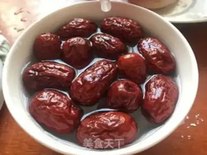Make Red dates and potatoes step 0
