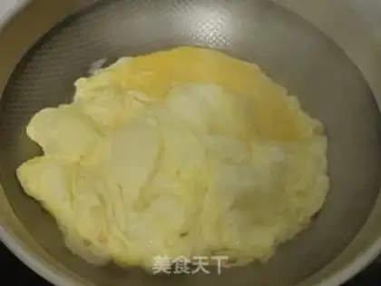 Make Ham and vegetable fried eggs step 5