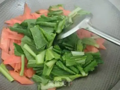 Make Ham and vegetable fried eggs step 7