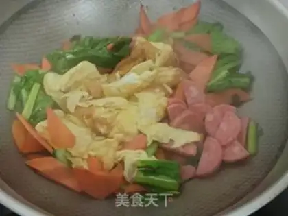 Make Ham and vegetable fried eggs step 8