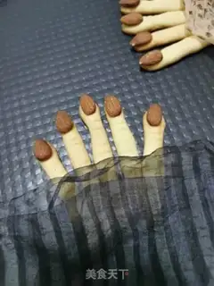 Make Witch finger crackers step 19