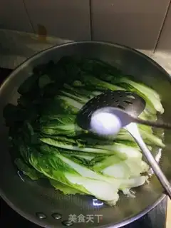 Make Garlic cabbage step 1