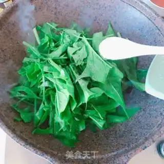 Make Garlic spinach step 3