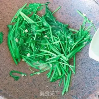 Make Garlic spinach step 4