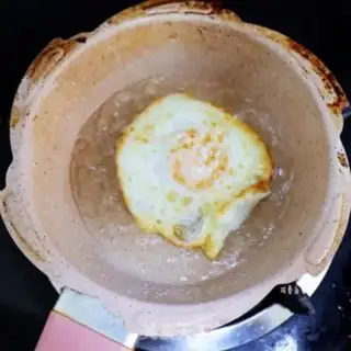 Make Red and white radish and egg soup step 3