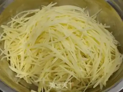 Make Spicy potatoes step 1