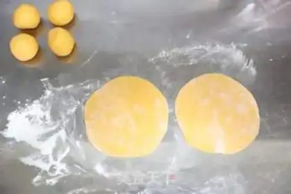 Make Pumpkin bag step 15