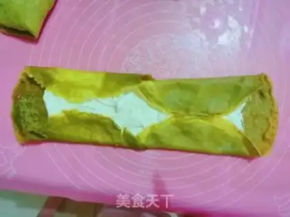 Make A tea towel roll step 12