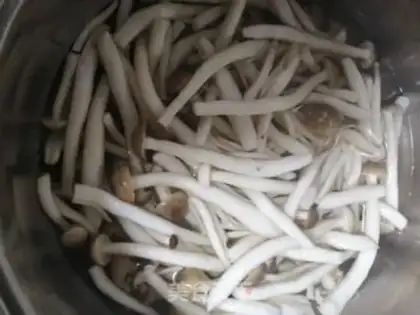 Make Seafood mushroom carrots step 1