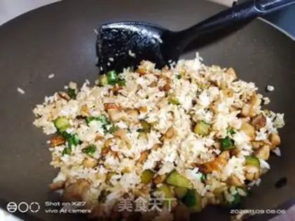 Make Hot dog cucumber fried rice step 6