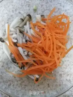 Make Seafood mushroom carrots step 2