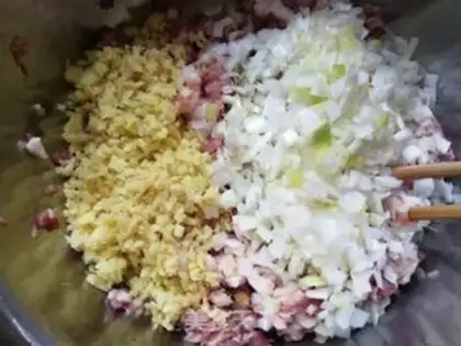 Make Pork dumplings step 2