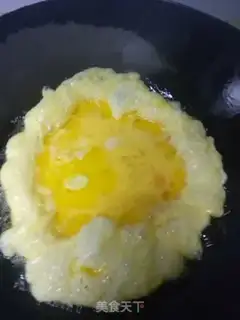 Make Onion eggs, fried rice step 0
