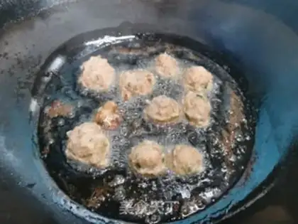 Make Pumpkin meatball fan step 0
