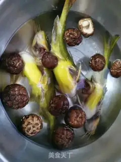 Make Yellowfish mushroom soup step 0