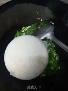 Make Onion eggs, fried rice step 2